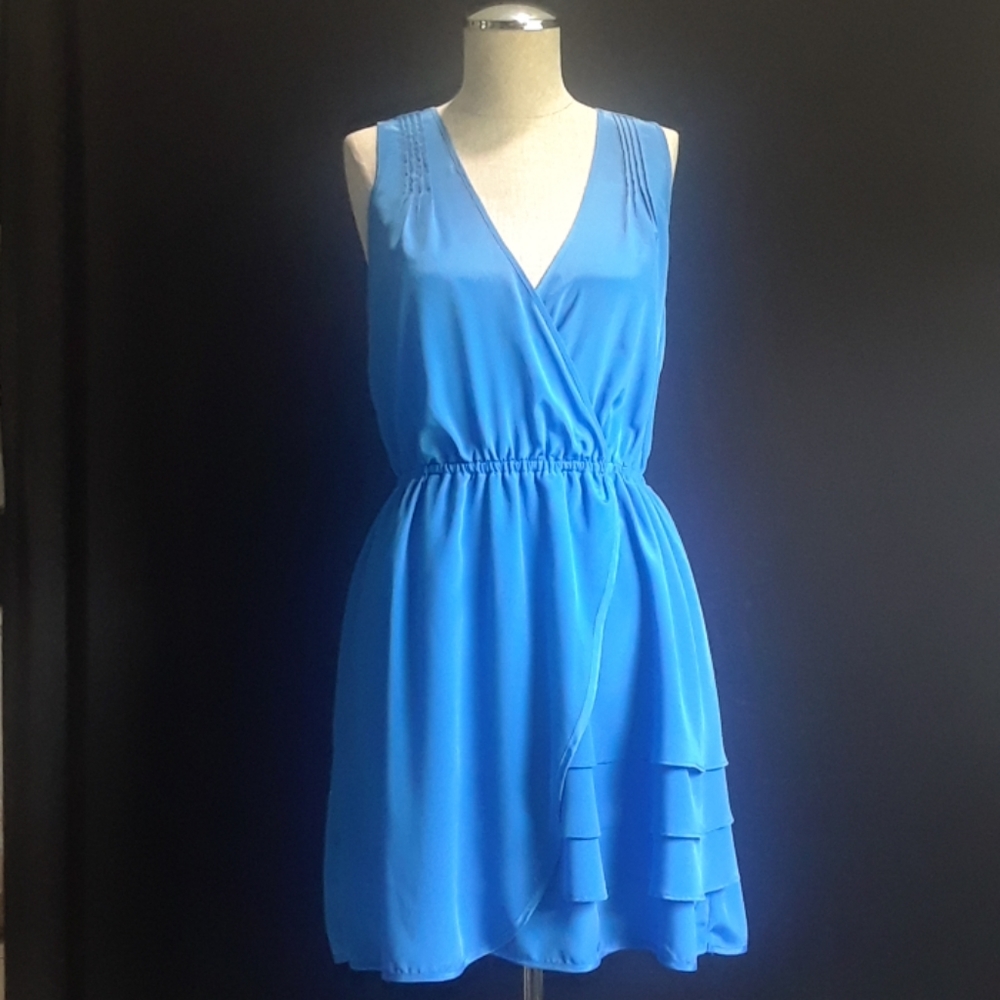 ANTHROPOLOGIE PINS AND NEEDLES V neck dress.